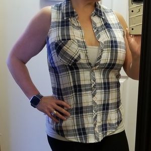Maurices Blue and White Plaid Collared Shirt Small